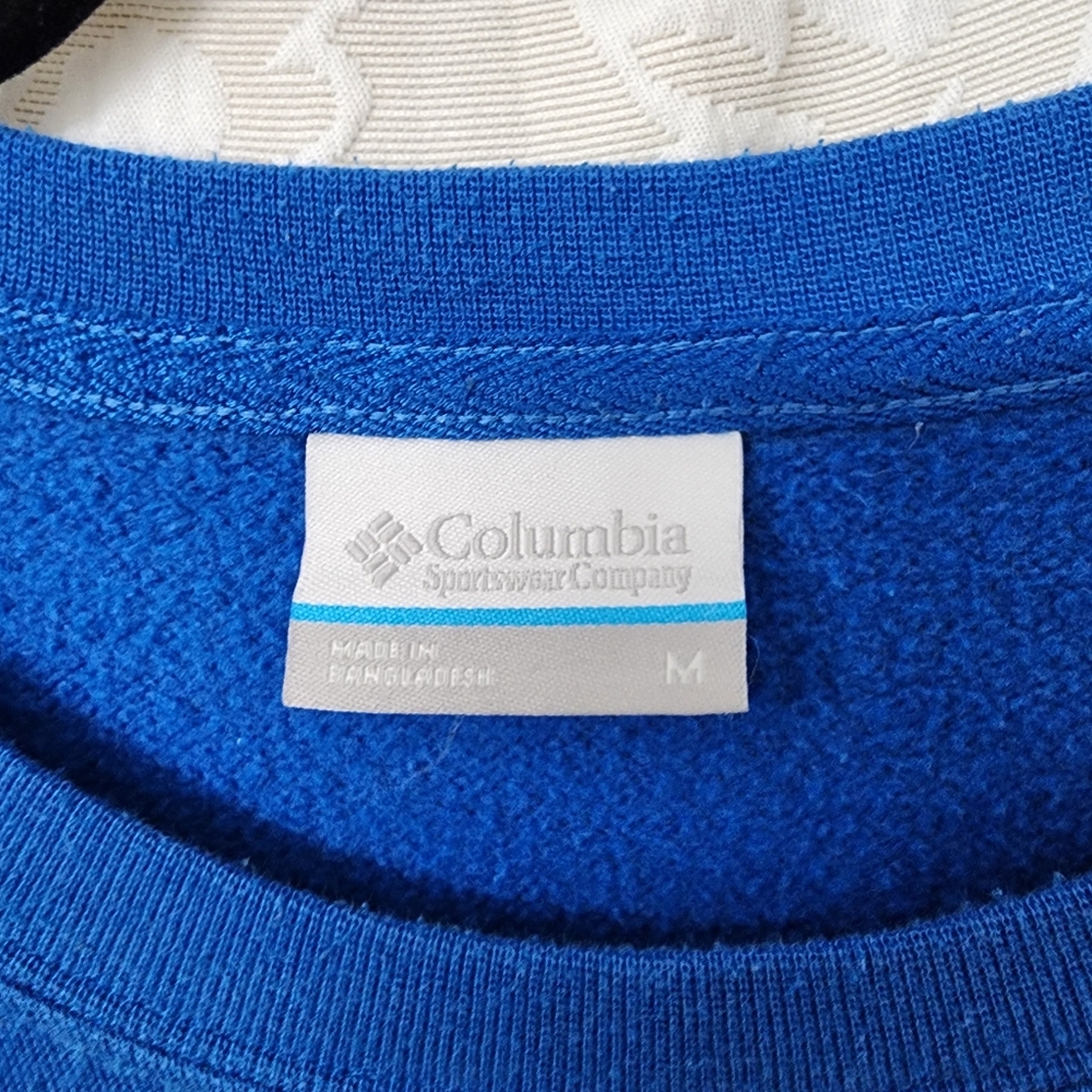 WOMEN  Columbia Blue Crewneck Sweater with Collegiate Logo. EXCELLENT CONDITION - Picture 7 of 7